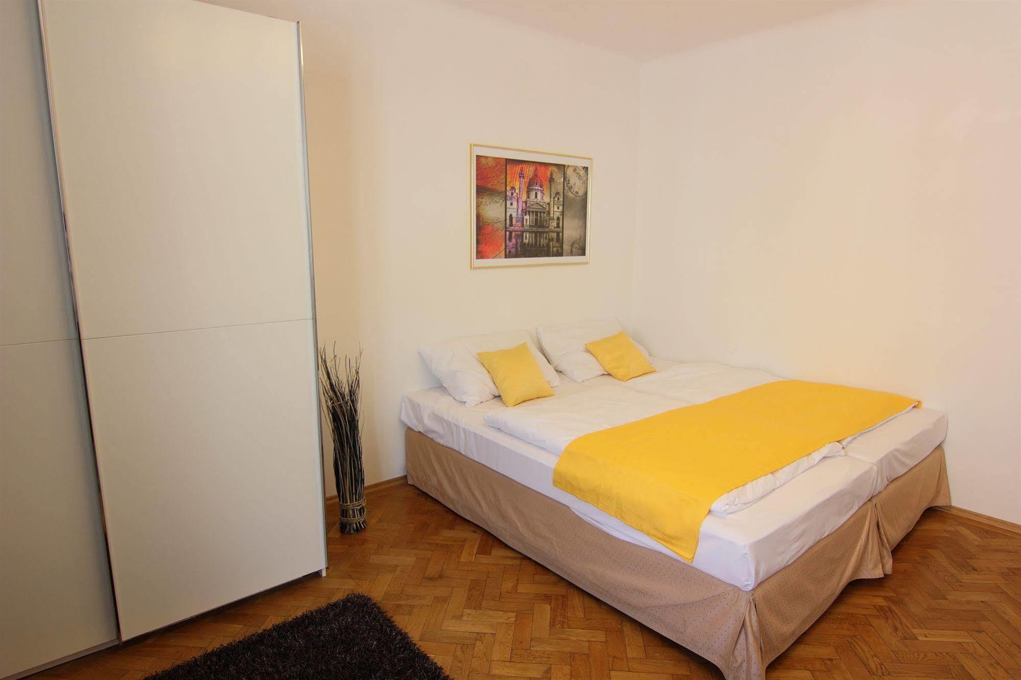 Kroellgasse I Contactless Check-in Wien